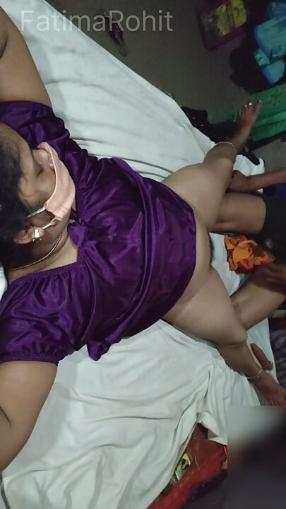 Fatima bhabhi erkek arkadaşıyla keyif alıyor