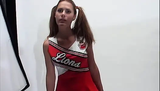 Student Lets Herself Be Filmed While Fucking