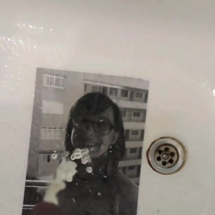 Eu quero mijo em homenagem .. eu envio minhas fotos para dm
