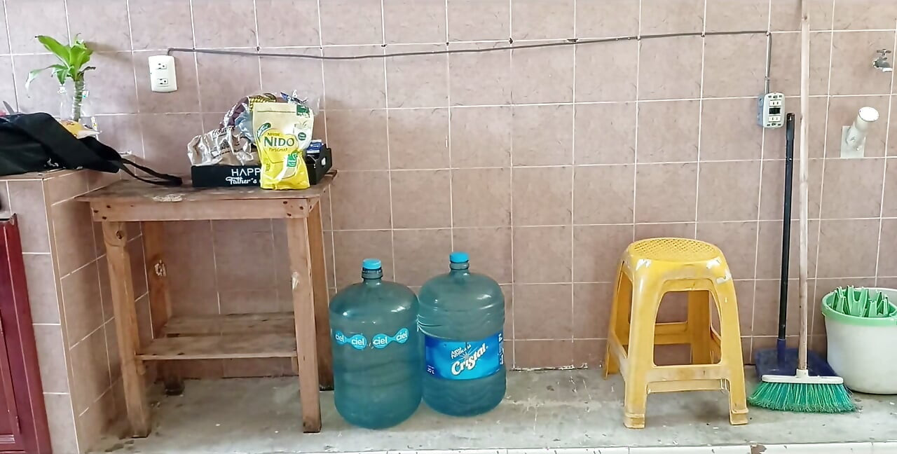 Chubby Stepmother Washes and Cleans the Kitchen