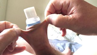 10minutové video s předkožkou - malá lahvička