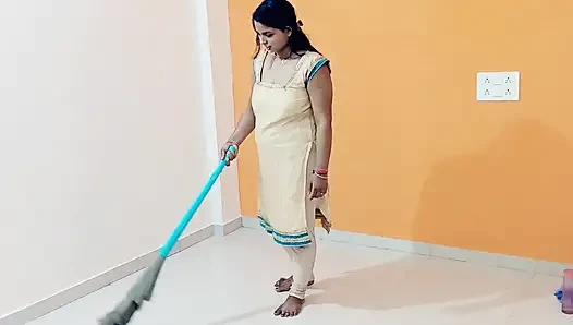 Bentuk gadis Desi kacau oleh pemiliknya dengan gaya desi