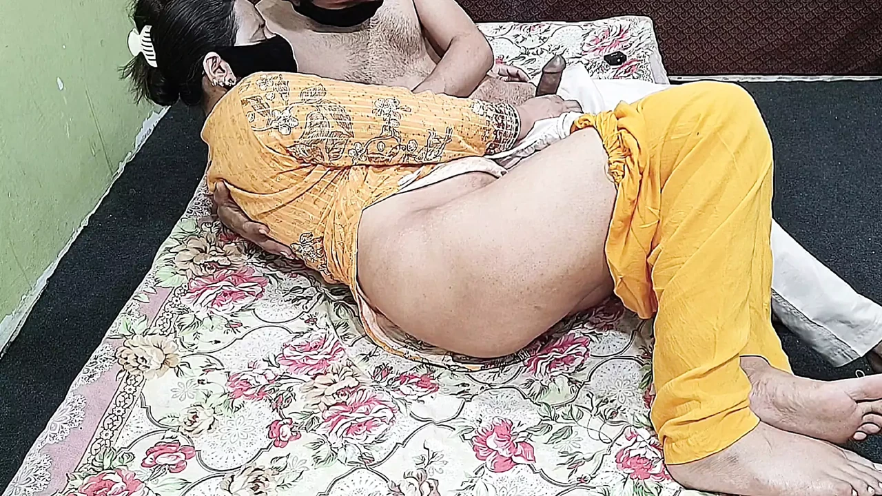 Indian Desi Aunty Ko Chod Kay Bohat Maza Aaya Aunty Lund Gand Mai Dal Ke Upar Beth Gayi Hindi Audio