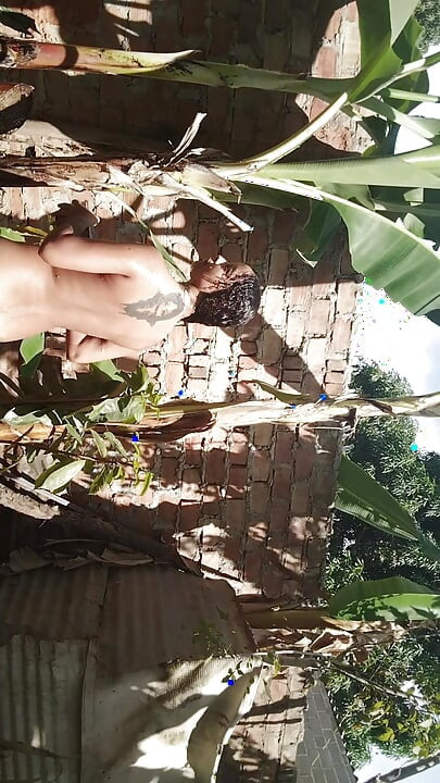 鄰居看到我在院子裡玩的時候