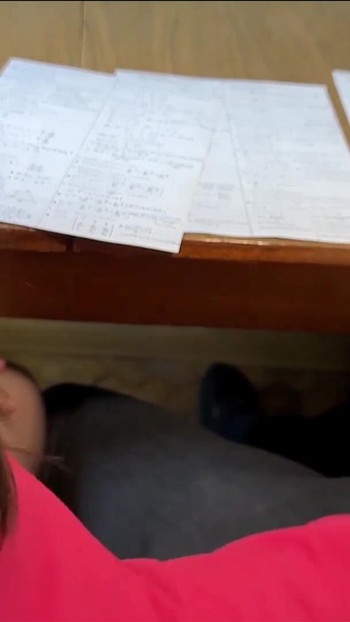 AU REVOIR, MATHS ET ÉCOLE !! Un camarade de classe m’a fait une branlette sous la table le dernier jour d’école | Clip 1