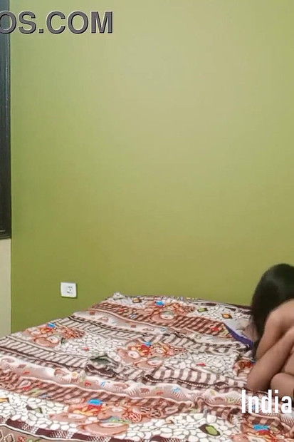 Napaljena mlada Indijka uzima veliki desi kurac u svoju mokru hindi pičku - najnoviji indijski seks