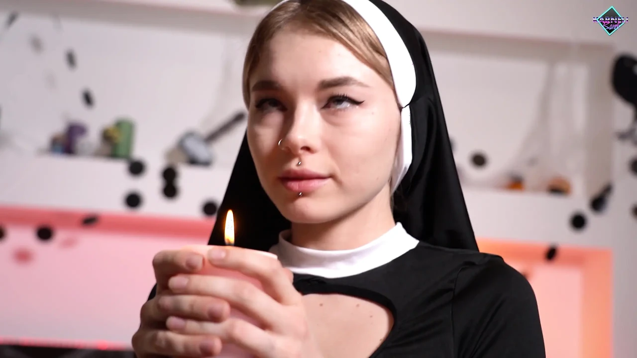 The nun tried a big dick and lost control of herself. Karneli Bandi