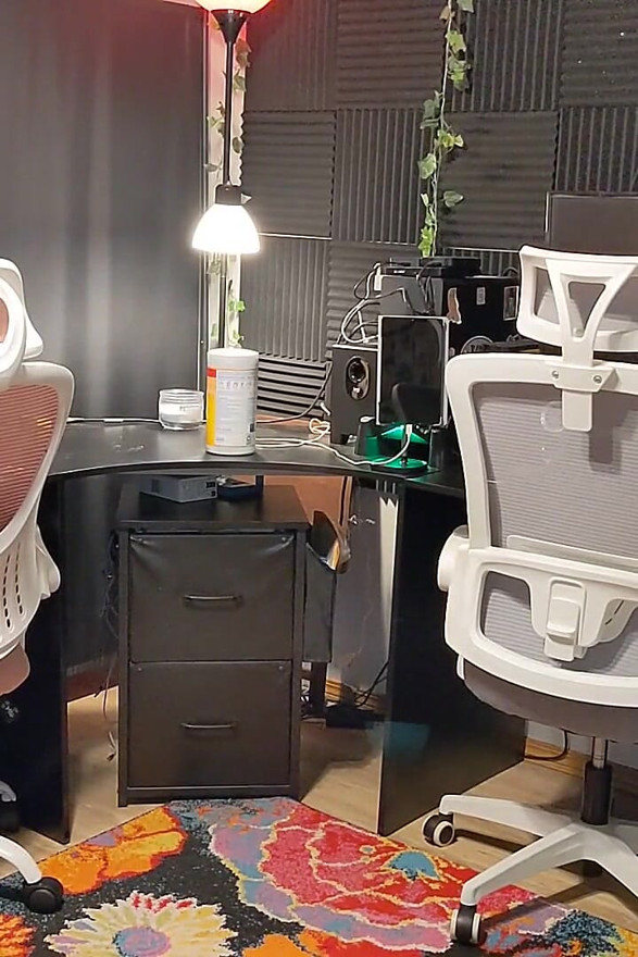 Buttcrack Exposed Dusting Home Office