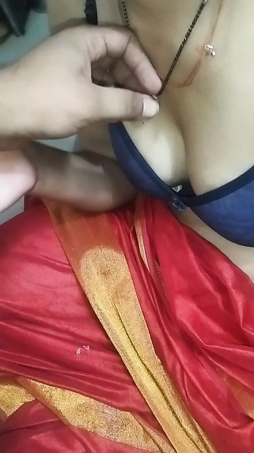 Annu bhabhi with devar ji ke sat full enjoying pura chus liya