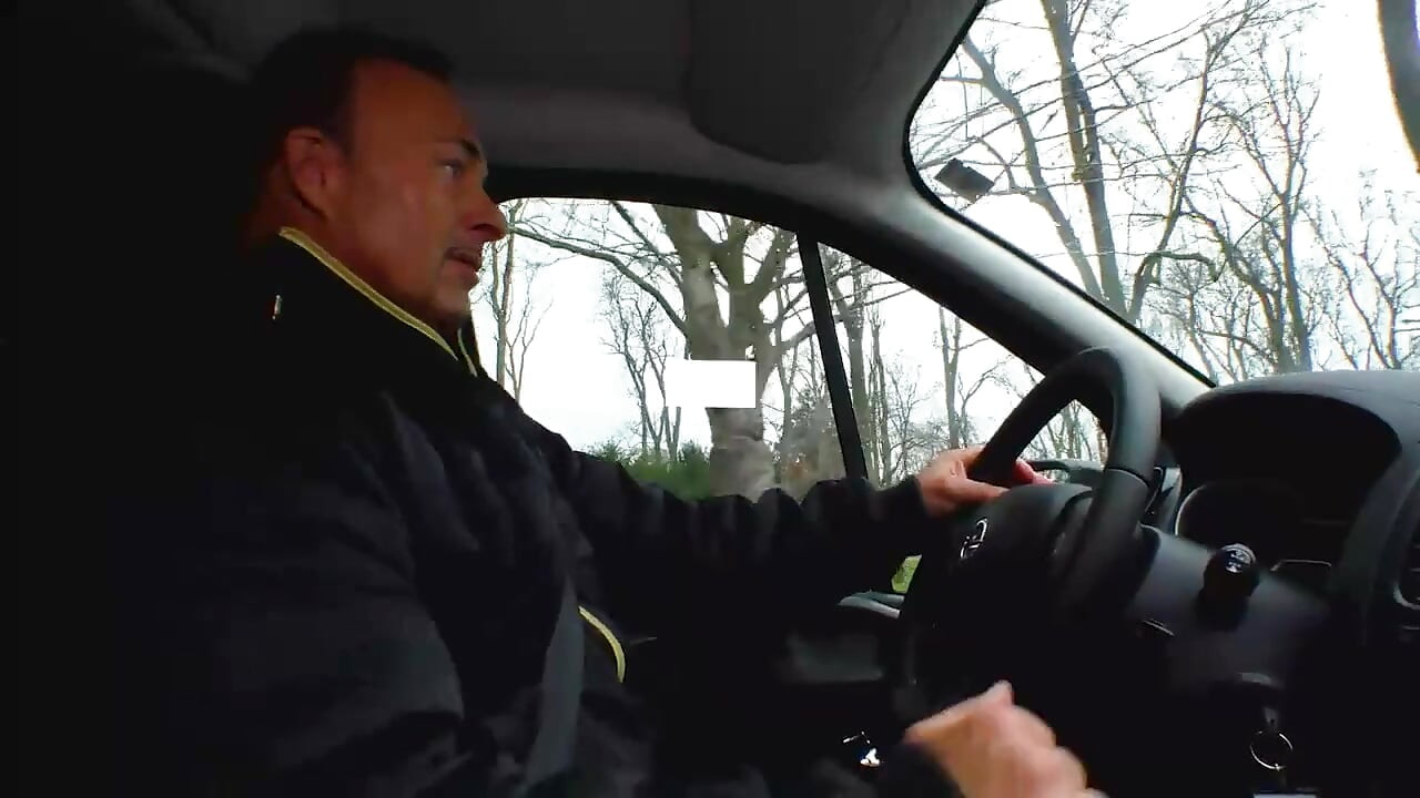 Sexy Milf had sex in the car with a big dick and does cumshot