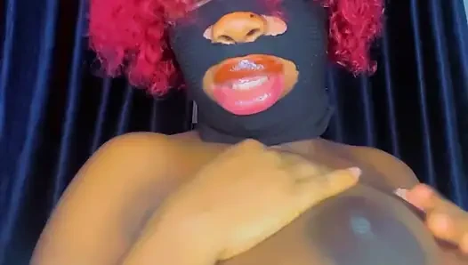 Wanita hamil seksi berteriak