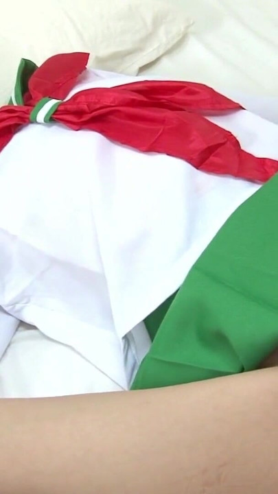 Momento iconico di "Innocent girl japanese got multiple cazzi nella sua figa rasata, tutti vengono in lei, creampie"