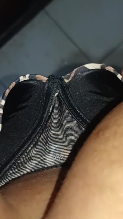 Detik menakjubkan dari "Pertunjukan mandi isteri saya Saranya"