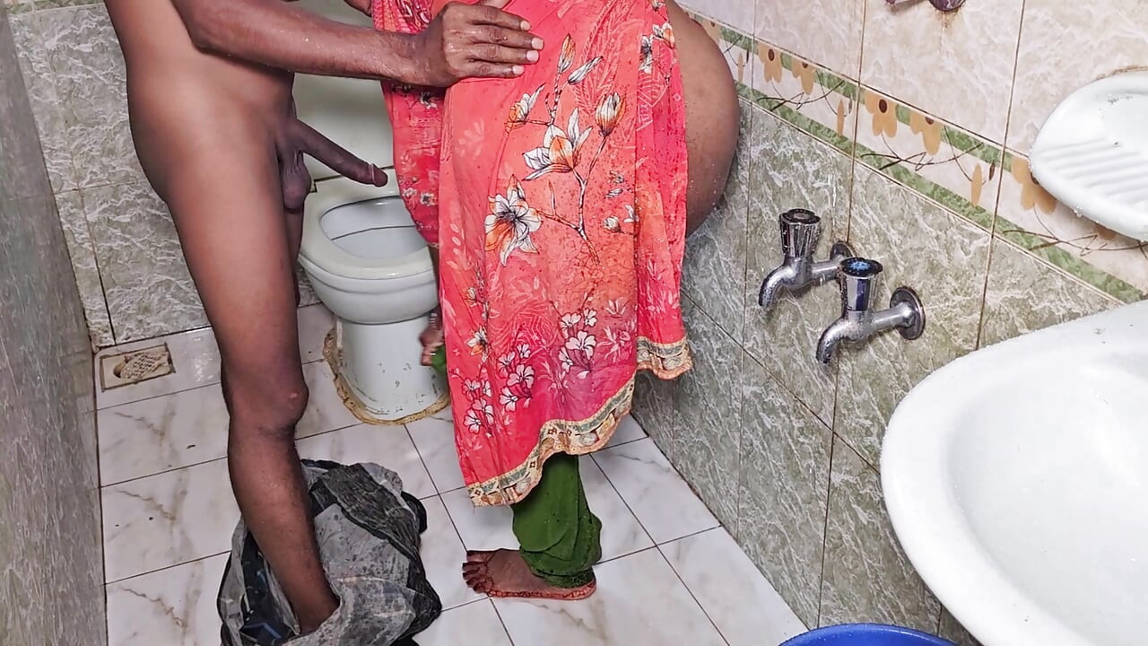Indyjska Desi Bhabhi ne apne pussy ras pilayi