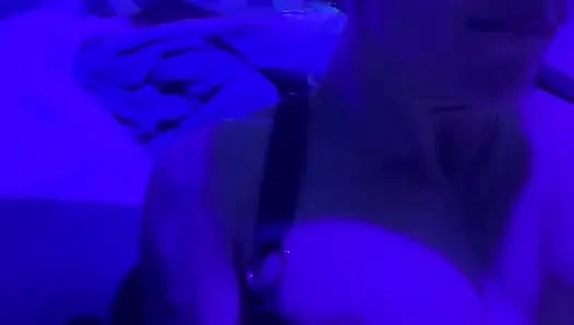 Zoey portland ist so eine neckerei, also wird sie mit einem massiven schwanz hart gefickt