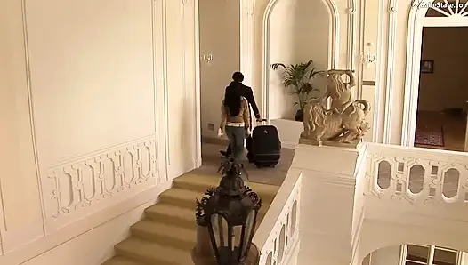 Zwei lesben sind unten auf einen guten schwanz!