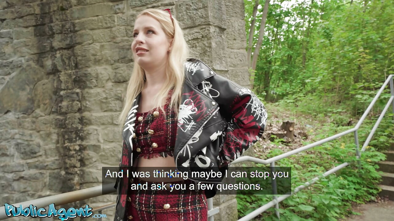 Public Agent Loira alternativa Hailey White tem a cona mais apertada, mamada em POV e sexo ao ar livre