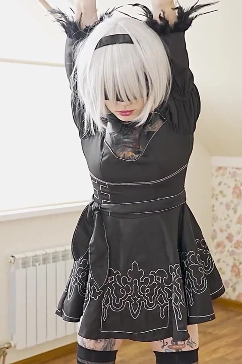 Nier Automata 2b 被绑住并被干