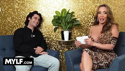 Tante semok richelle ryan dientot sama cowok berotot baru dan dientot habis-habisan sama kontol cowok berotot