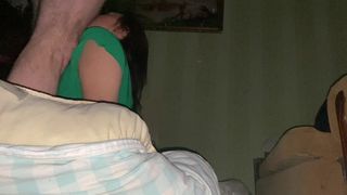 Sexo misionero con semen en la boca. porno ruso