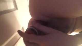Paige мастурбирует анал с дилдо в ее тугой заднице снова