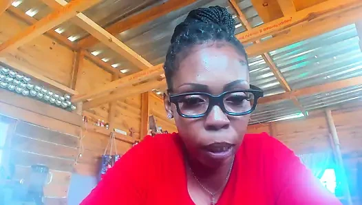 Rollenspiel freche stiefmutter mit dickem hintern