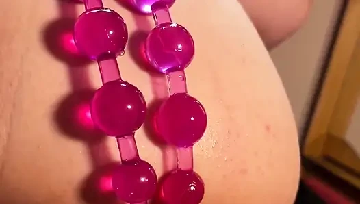 Sevimli iri güzel kadın anal boncuklara takıntılı