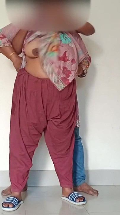 desi village outdoor Desi hot housewife ki chudai | Clip 1