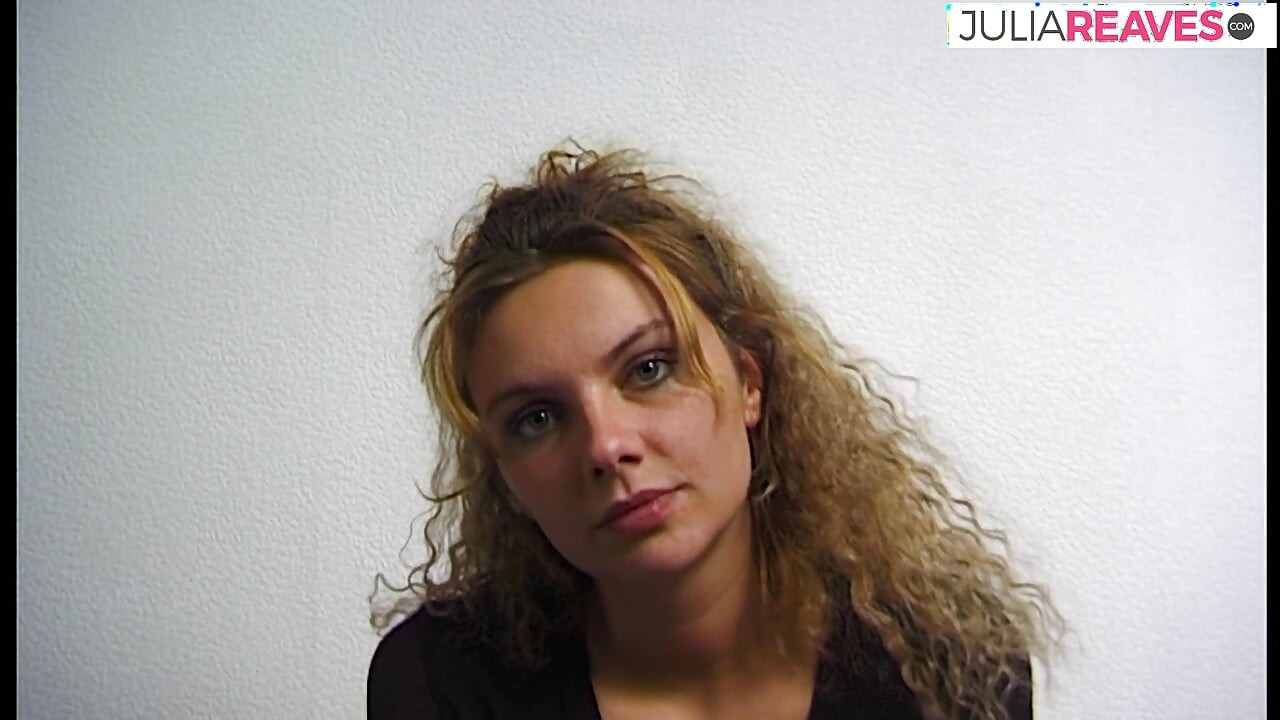 Awek miang menggesel kelentitnya kemudian mengongkek dirinya dengan keras