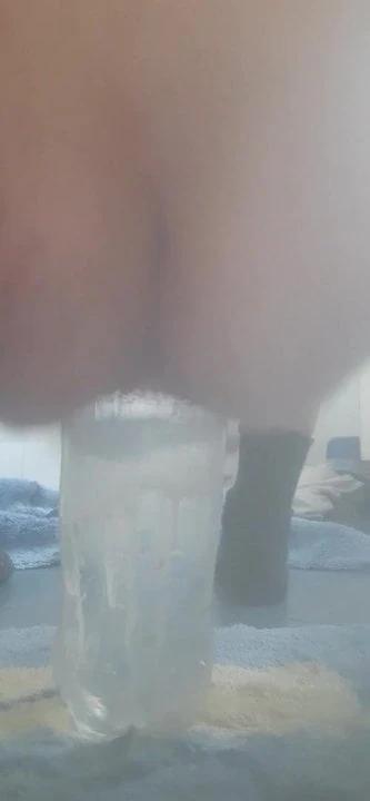 18 y.o. Twink ass wreaking with 1.5L bottle-not hard enough