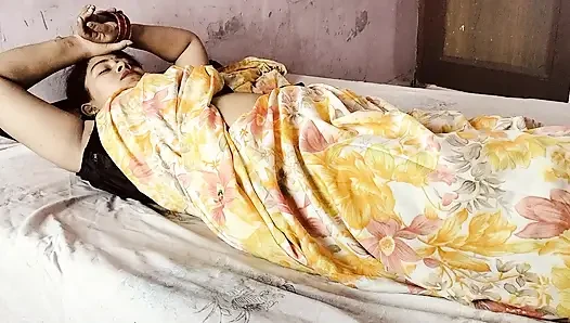Sherni nggak bisa menahan dahaga sama kontol tebal dan sperma banyak banget