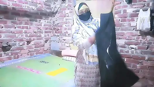 Beim Besuch des Hauses meiner schwägerin sah ich, wie meine schwägerin mich zum sex rief.