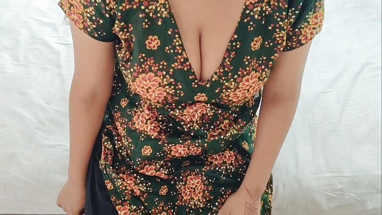 Bangladeshi 18+ working girl fucking in the house room