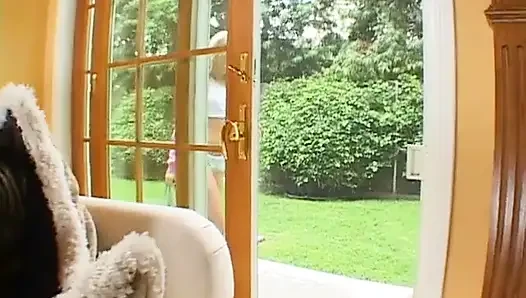 Courtney Cummz götünü siktiriyor