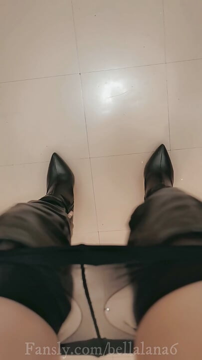 Teacher is squirting all over her boots and nylon feet