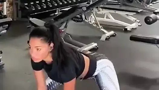 Nicole Scherzinger sexy fast-paced workout
