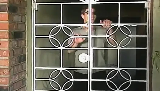 Cewek rambut pirang dijilat dan dientot di luar ruangan