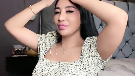 A Beautiful Girl Who Has A Crush On Her Boyfriend And Has A Crush On Her Boyfriend