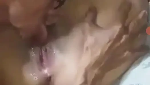 So viel vergnügen, dass sie von mir hat. sie ist glücklich, wenn ich es für ihr fisting und essen mache