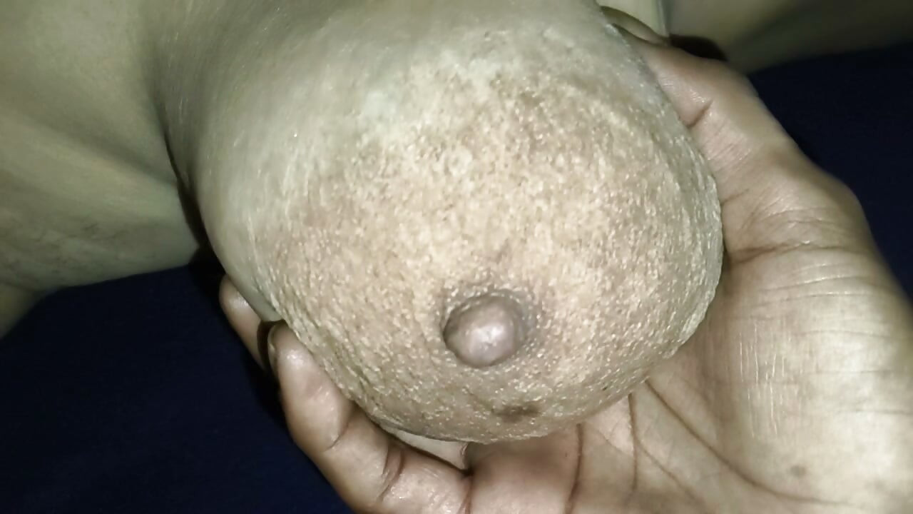 Bhabhi Ne Apne Devar ko Dikhaye Apne Boobs