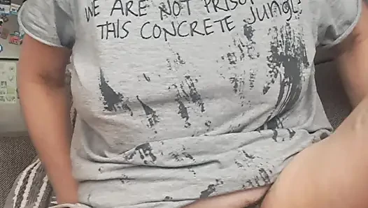 Tante seksi lagi asik jilat kaki sambil ngentot