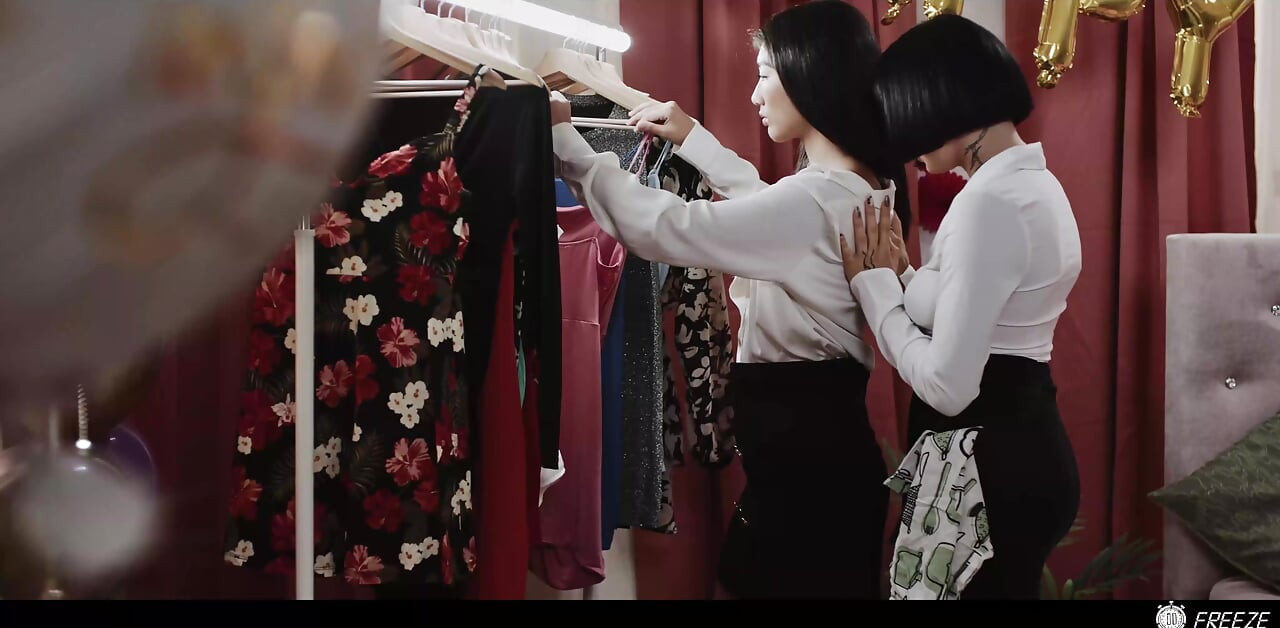 Freeze Asian Petite Lezdom - Sarah Heizel & Bunny Brownie
