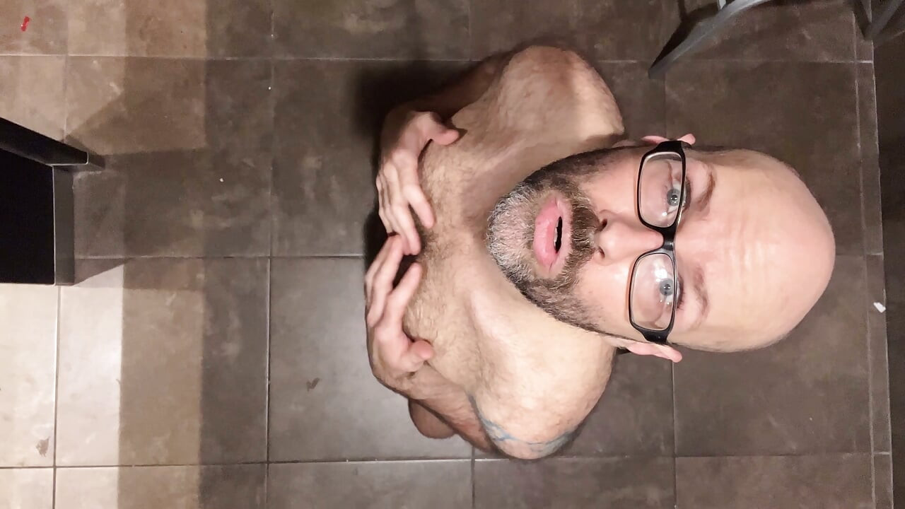 Public gym bator side solo sexual penis cock dong dick sex on the locker room floor last stall