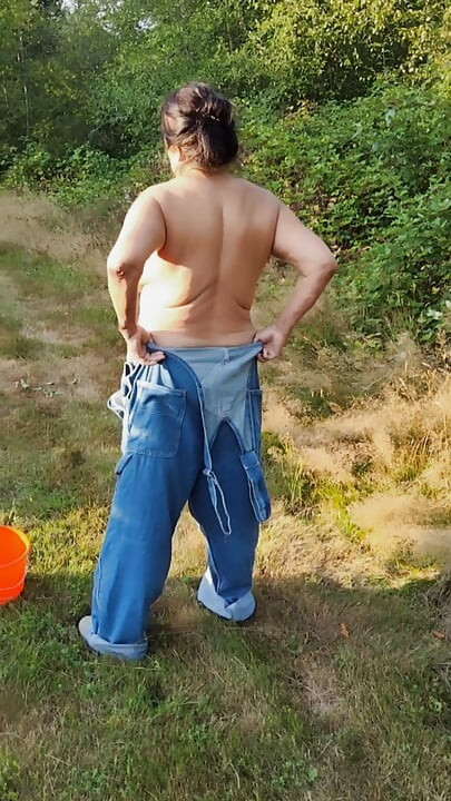 Raccolta di more more, poi ho dovuto pipì !!