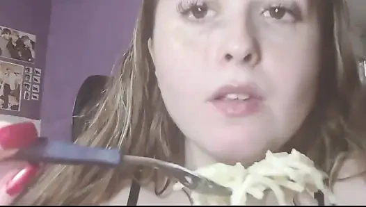 Makan dengan mulut terbuka