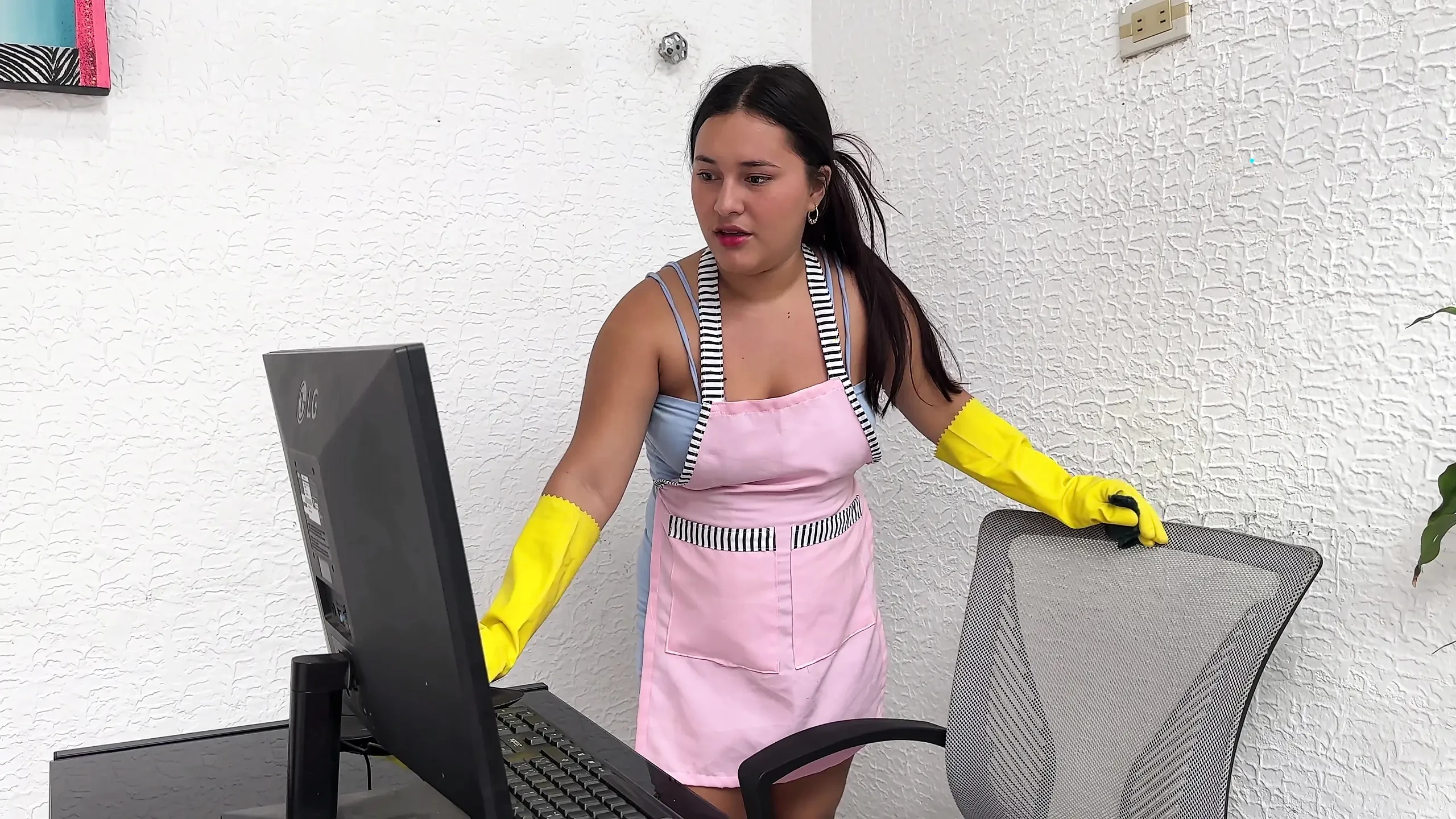 I Find My Maid Watching My Videos Fucking My Girlfriend, as Punishment I Give Her a Hard Fuck