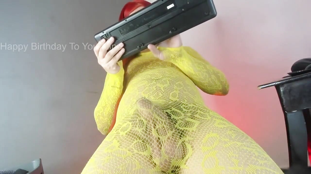 Kolombiyalı Shemale Fat White Cock Yalnız Gösteriş Yapıyor