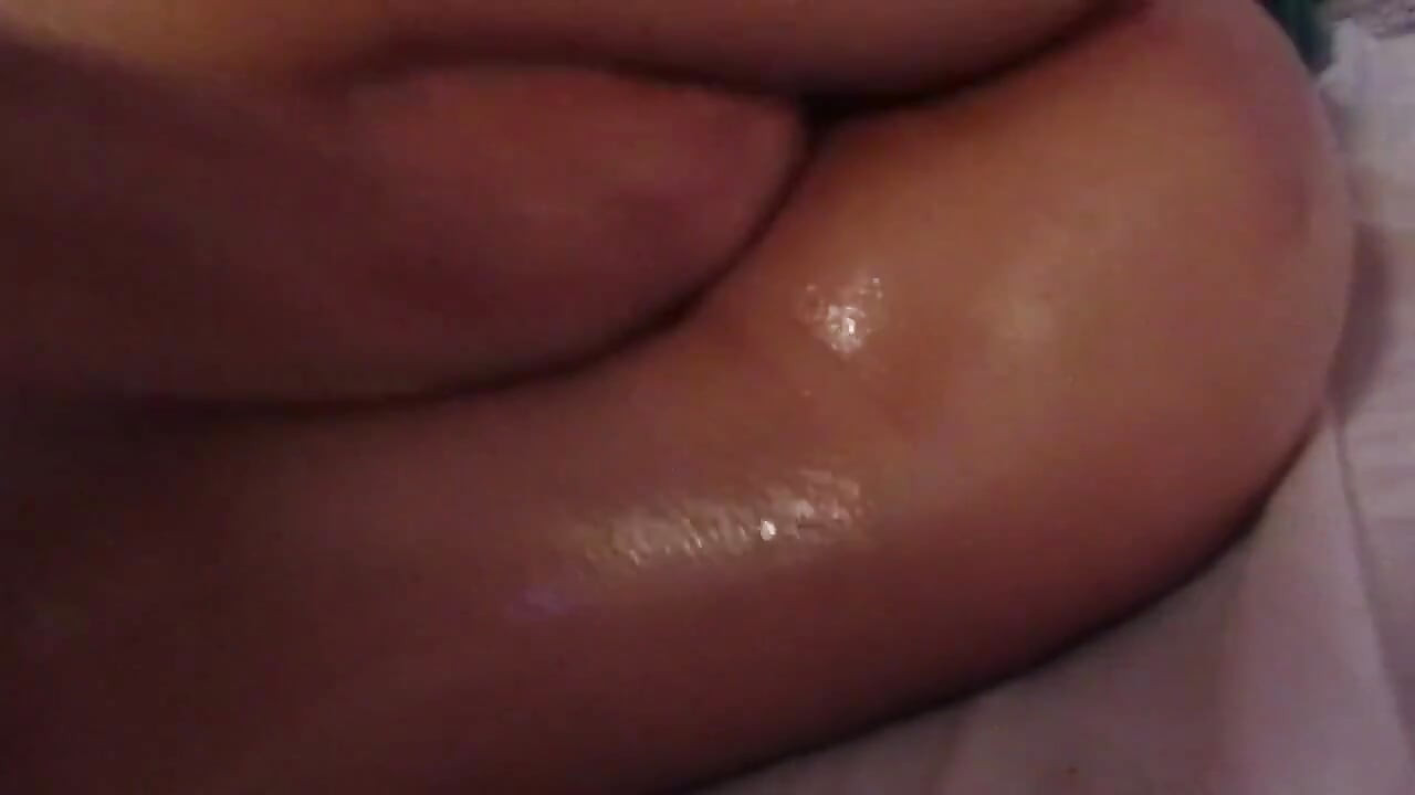 Arab MILF Fisting