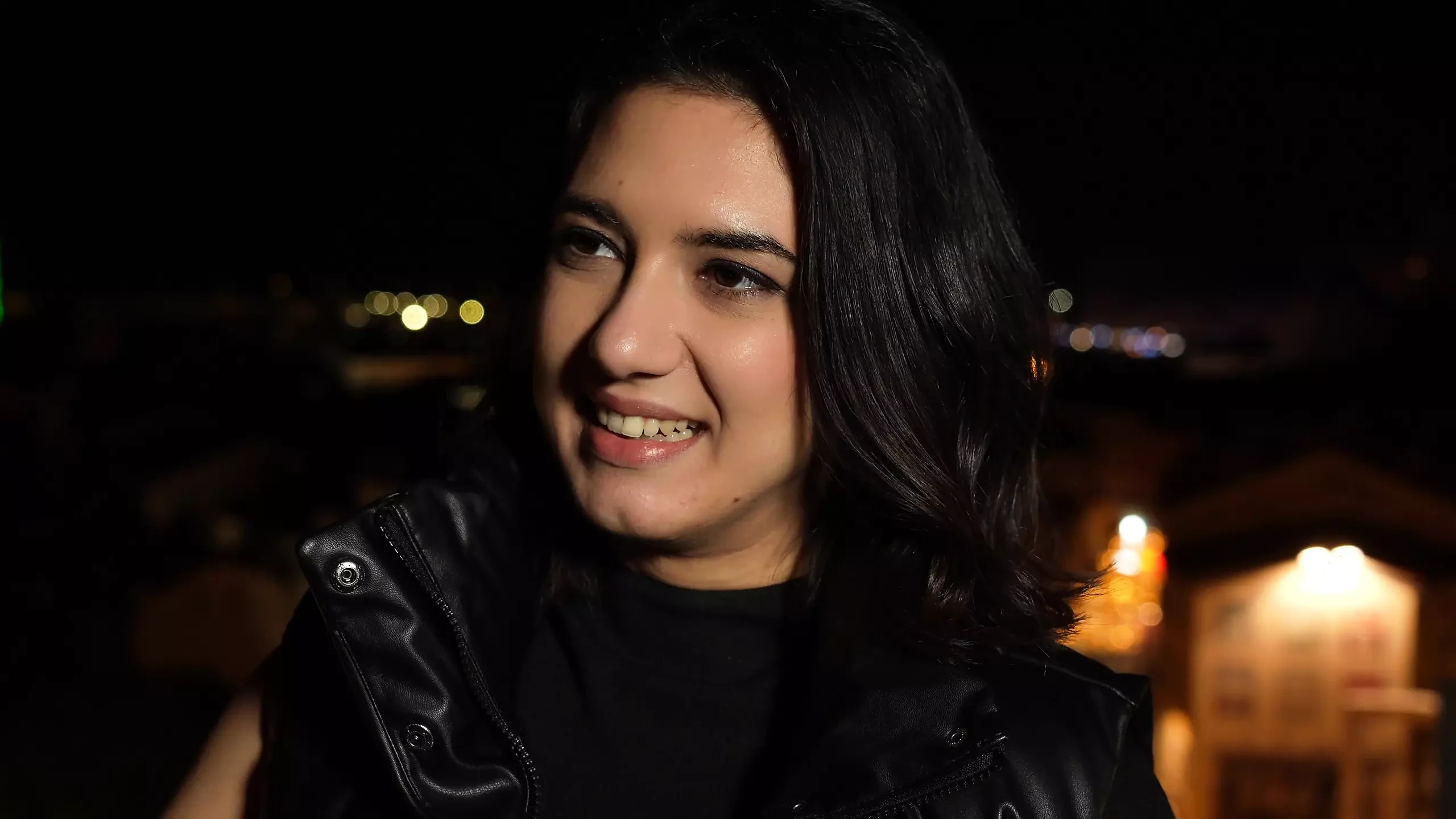 Una joven de Marsella prueba el sexo anal