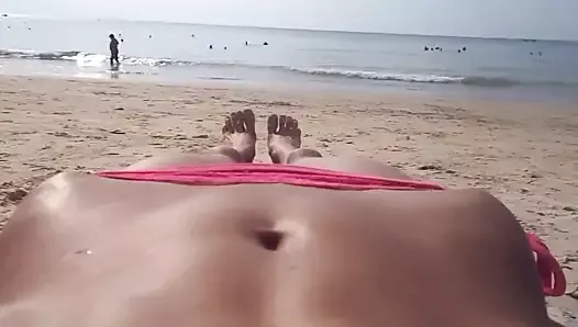 Видеть, как русская порнозвезда Gina Gerson расслабляется в отпуске